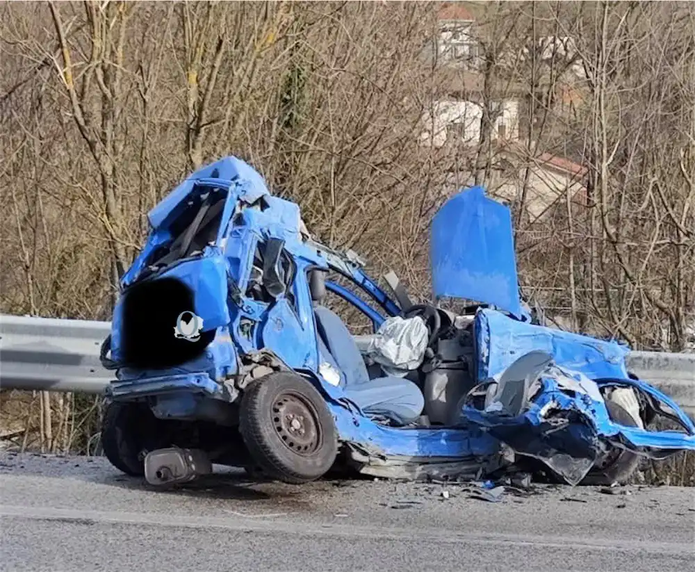 Tragico scontro frontale sulla Statale 17 tra tir e auto, muore una ...